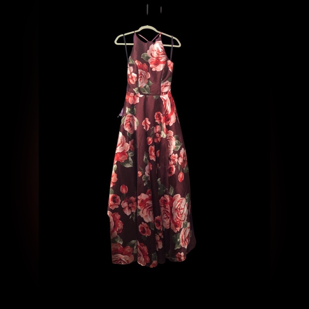 B. Smart Backless Floral Gown in Burgundy and Pink 7 - Picture 4 of 13